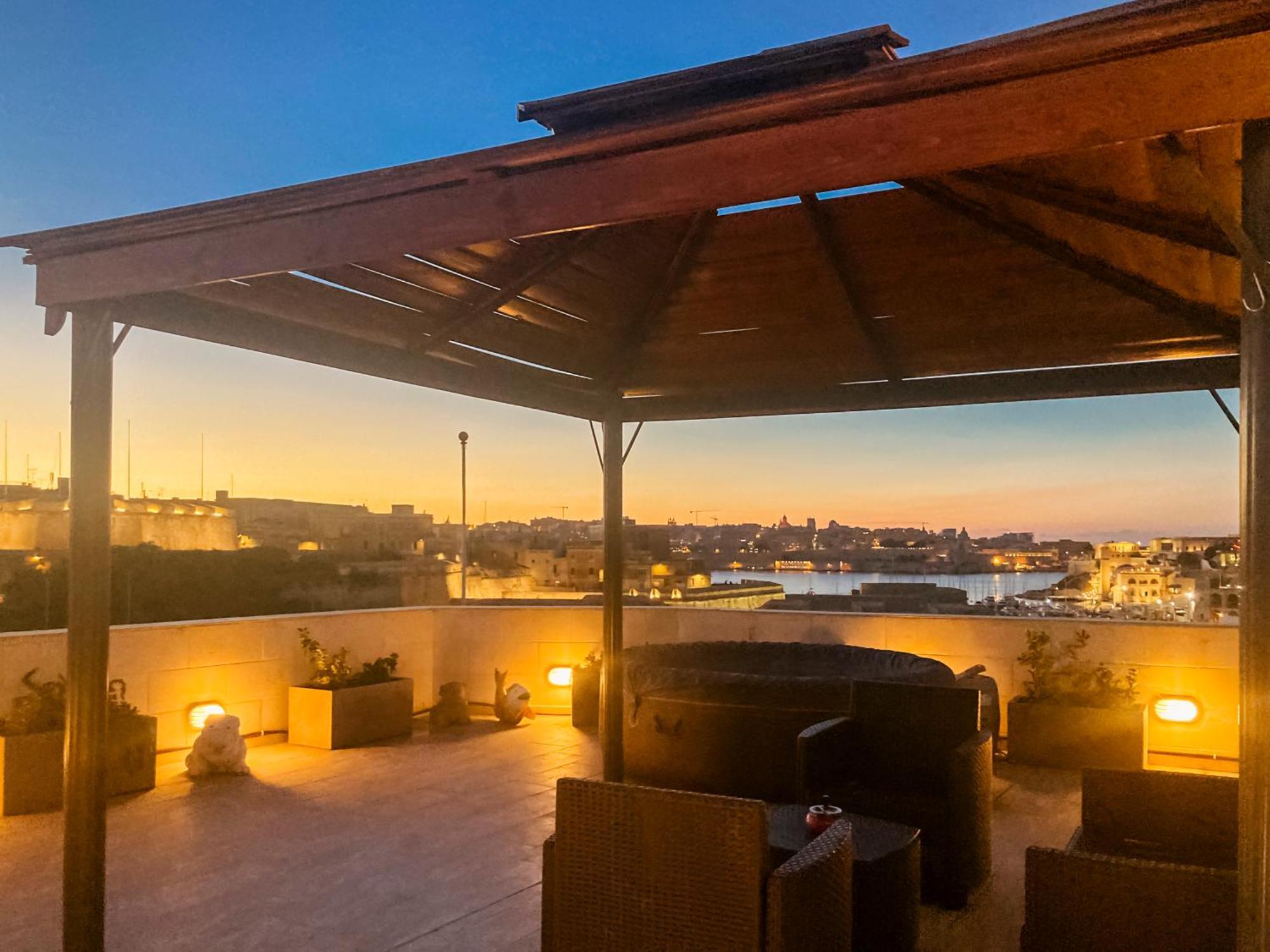 Valletta And Grand Harbour Lookout คัลคารา ภายนอก รูปภาพ